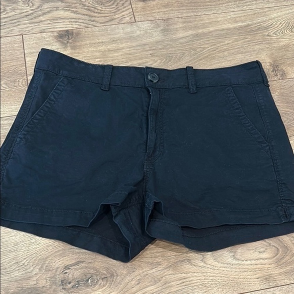 American Eagle Outfitters Black Cargo Shorts with Modern Silhouette